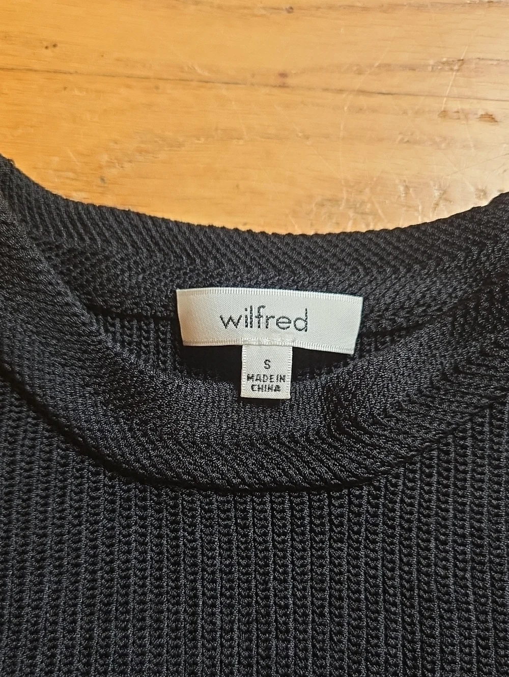Aritzia Wilfred Palmier black ribbed knit side-slit sleeveless sweater vest top